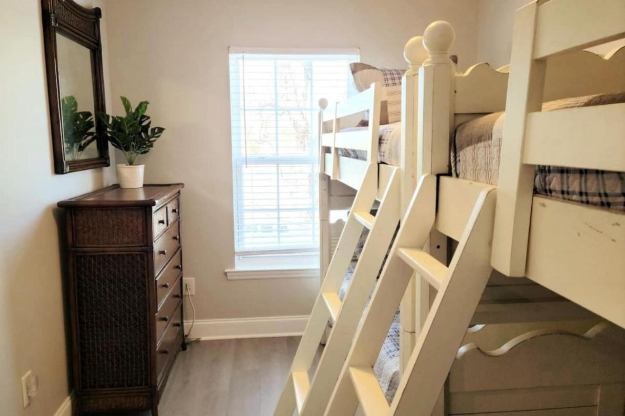 ☆Live On The Water! Lake Palmetto Palm W/ Patio - 10Min To Downtown & Beaches☆ Charleston Eksteriør billede