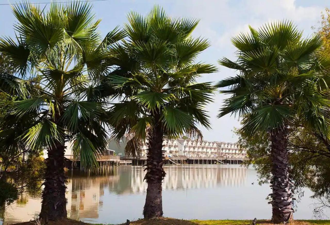 ☆Live On The Water! Lake Palmetto Palm W/ Patio - 10Min To Downtown & Beaches☆ Charleston Eksteriør billede