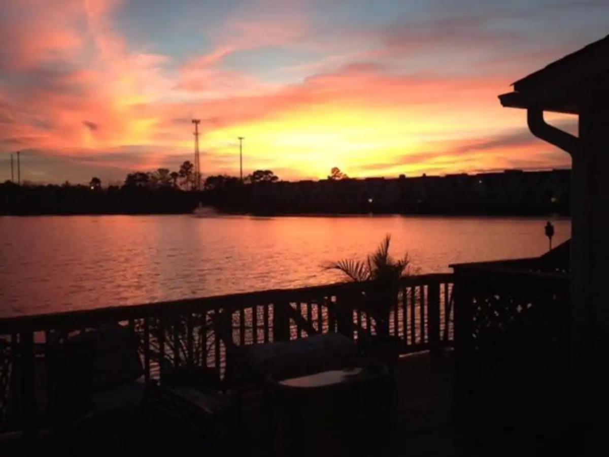 ☆Live On The Water! Lake Palmetto Palm W/ Patio - 10Min To Downtown & Beaches☆ Charleston Eksteriør billede