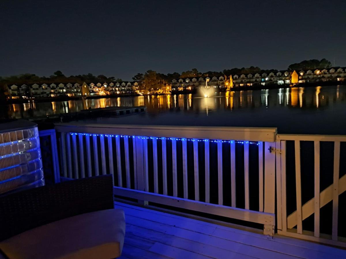 ☆Live On The Water! Lake Palmetto Palm W/ Patio - 10Min To Downtown & Beaches☆ Charleston Eksteriør billede
