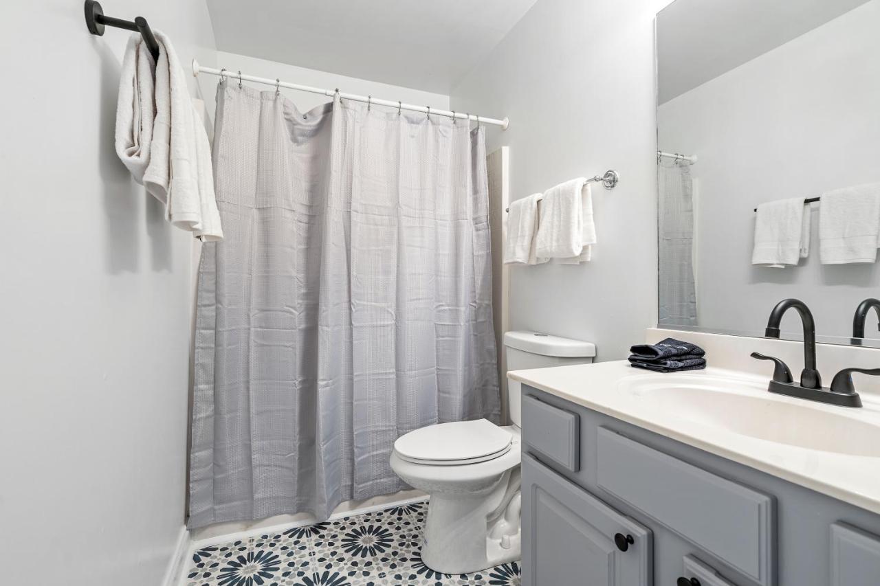 ☆Live On The Water! Lake Palmetto Palm W/ Patio - 10Min To Downtown & Beaches☆ Charleston Eksteriør billede