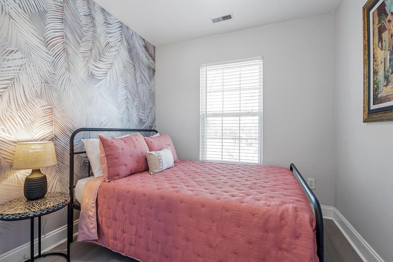 ☆Live On The Water! Lake Palmetto Palm W/ Patio - 10Min To Downtown & Beaches☆ Charleston Eksteriør billede